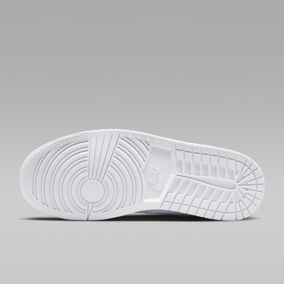 Nike Air Jordan 1 Low Women - Picture 2 of 6